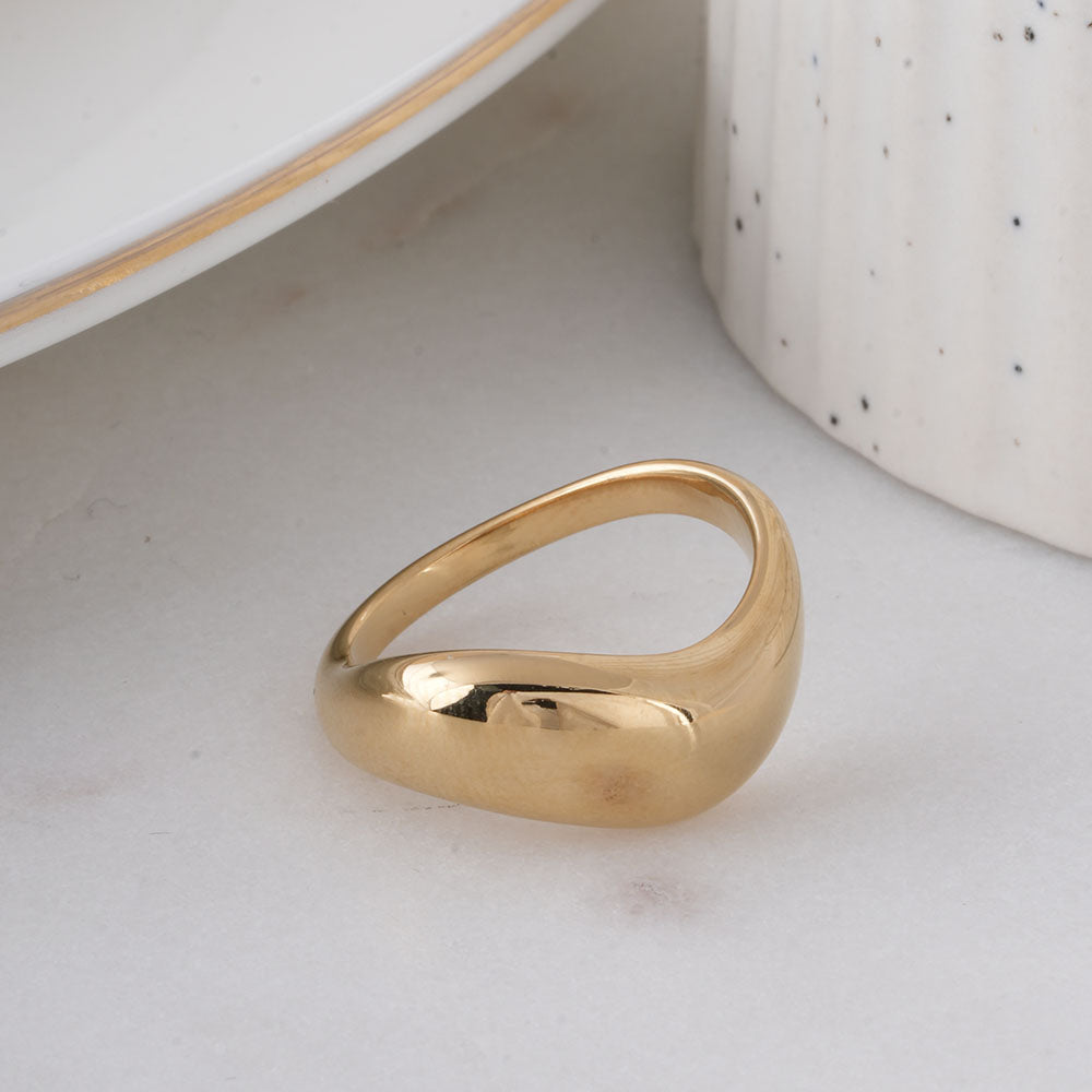 Magical Curve Gold Ring