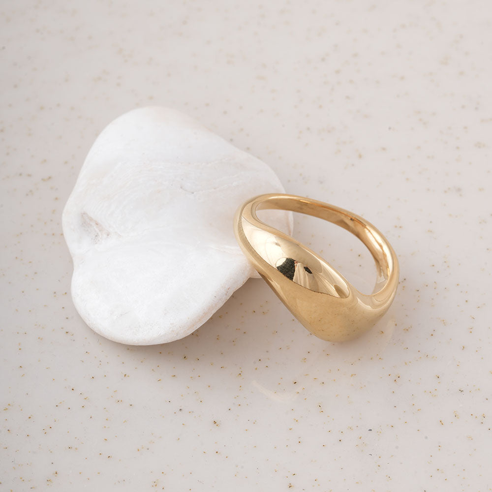 Magical Curve Gold Ring